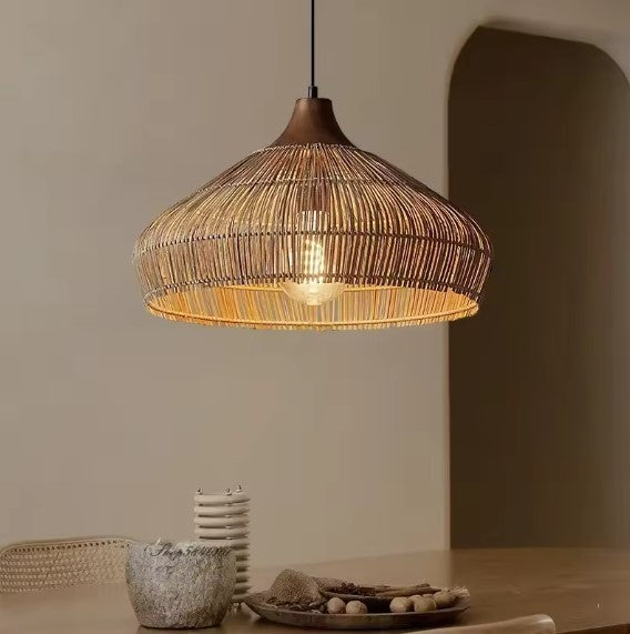 Suspension rotin chapeau