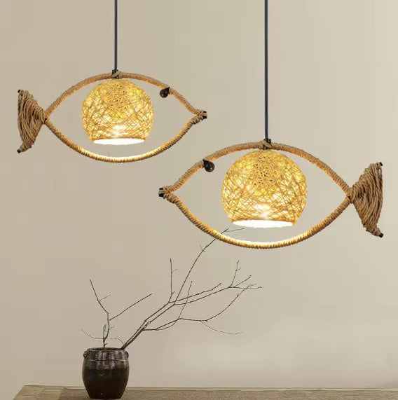 Suspension rotin au design poisson