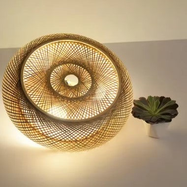 Luminaire en rotin vintage